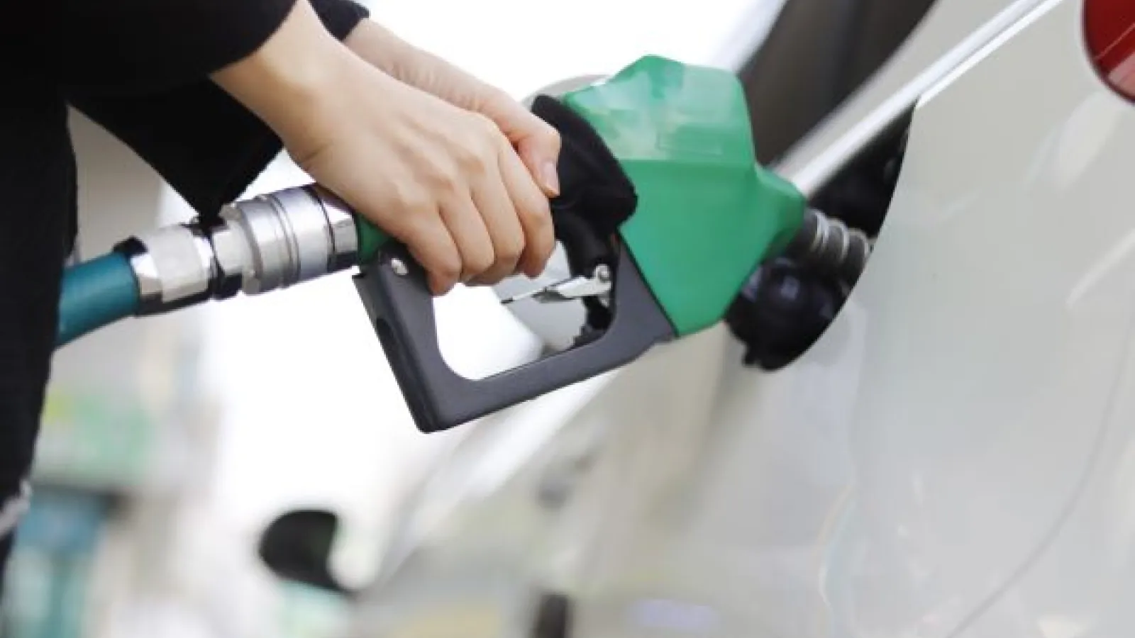 filling up a car's gas tank