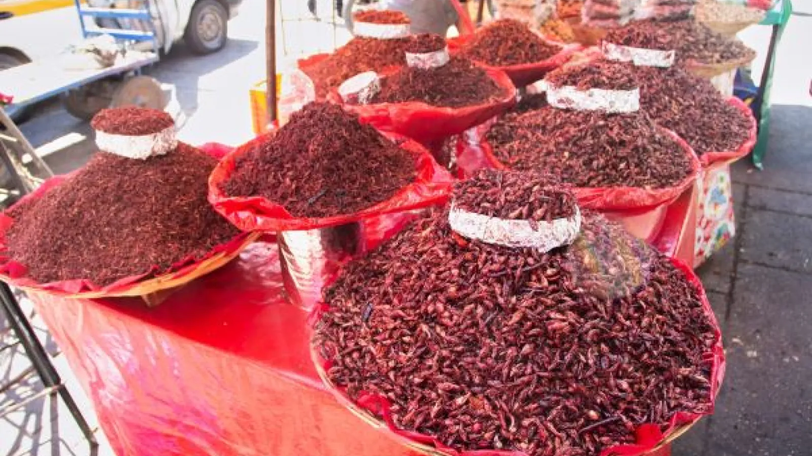 Chapulines at a market