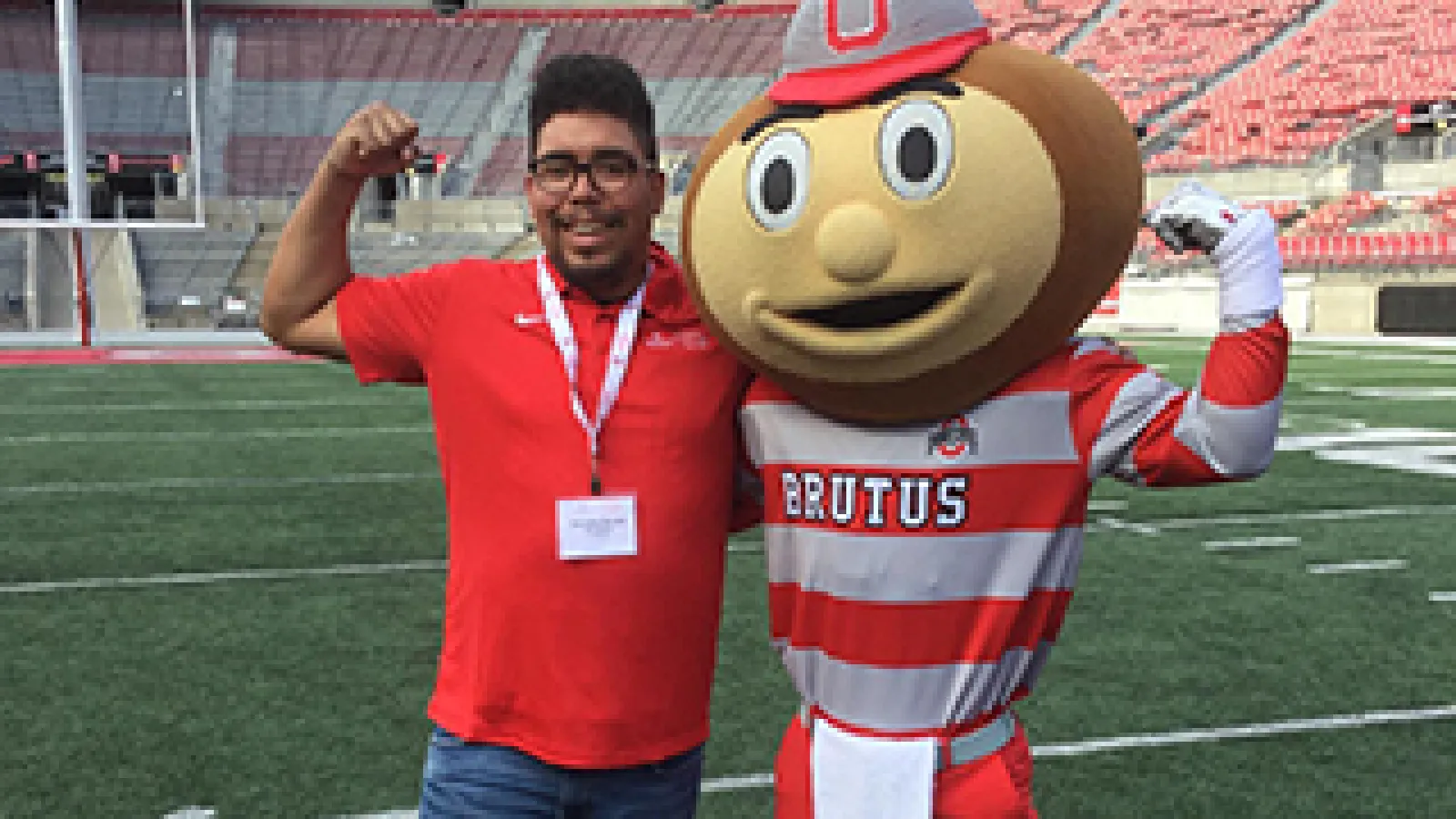 Deondre Smiles poses with Brutus Buckeye