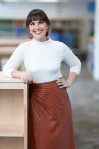 Dr. Ariana Hoet